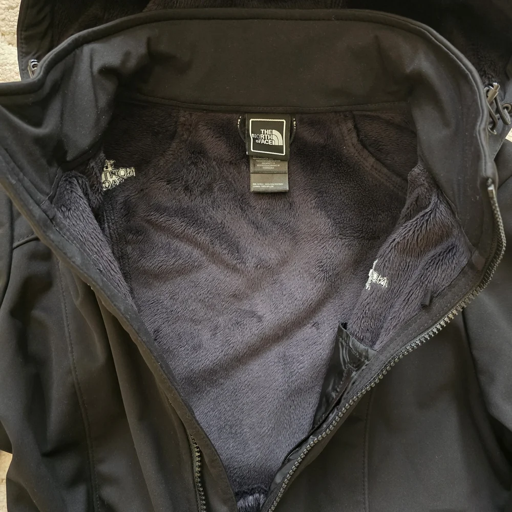 The North Face Apex jacket in women's size small - Picture 8 of 9